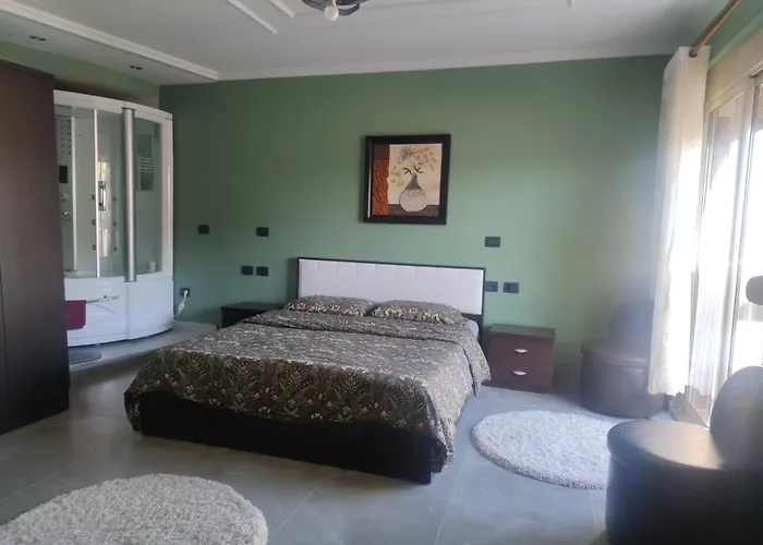 Andi Guest House
